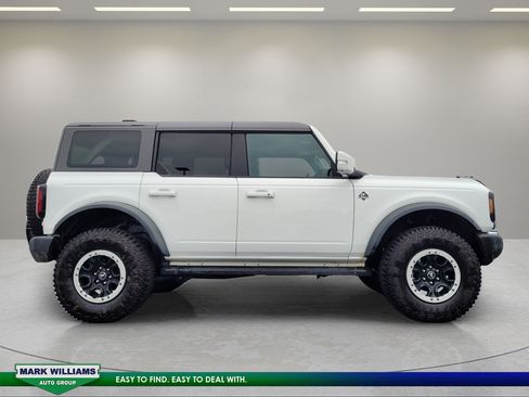 Used 2021 Ford Bronco Outer Banks w/ Sasquatch Package AWD/4WD image 2