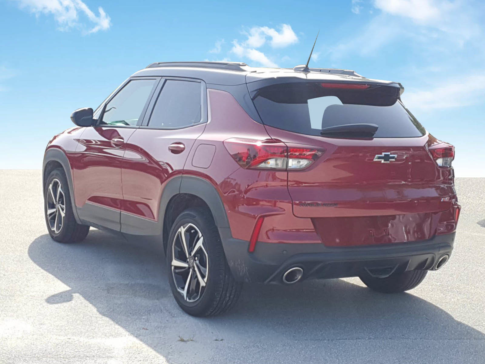 Used 2021 Chevrolet TrailBlazer RS w/ Sun and Liftgate Package FWD image 3