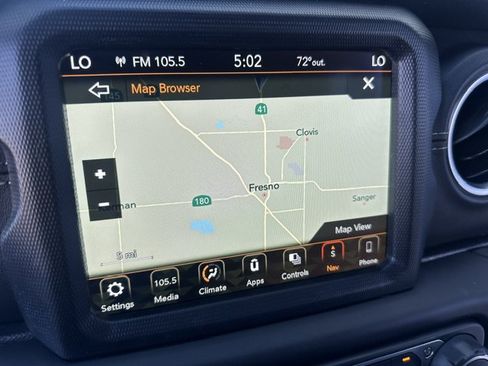 Used 2018 Jeep Wrangler Unlimited Sahara AWD/4WD image 33