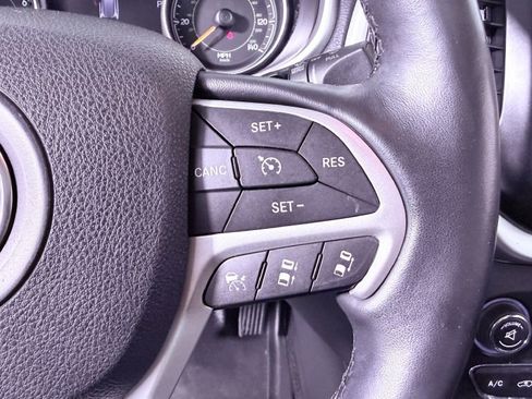 Used 2015 Jeep Cherokee Trailhawk w/ Comfort/Convenience Group image 13