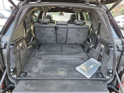 Certified 2024 BMW X7 xDrive40i w/ Executive Package image 27