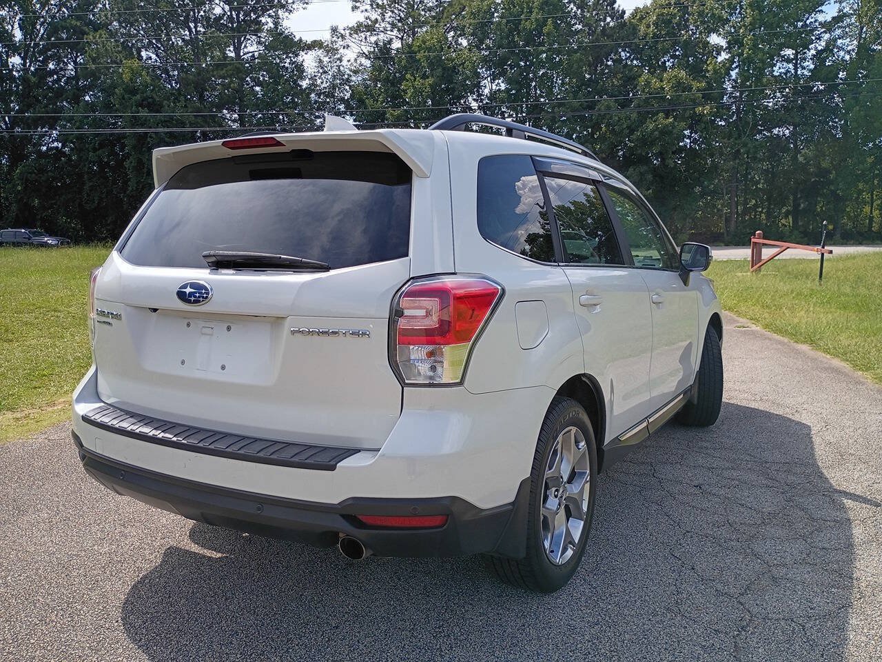 Used 2018 Subaru Forester 2.5i Touring AWD/4WD image 5
