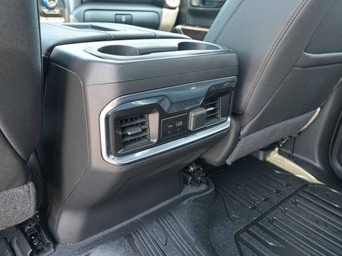 Used 2022 GMC Sierra 1500 SLT w/ SLT Premium Package AWD/4WD image 20