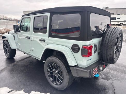 Used 2024 Jeep Wrangler Unlimited Sahara image 5