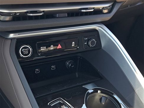 New 2025 Audi Q5 Premium Plus image 14