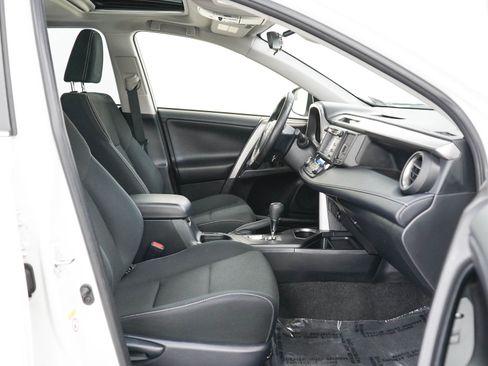 Used 2018 Toyota RAV4 XLE AWD/4WD image 11