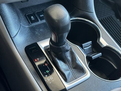 Used 2019 Toyota Highlander LE FWD image 21