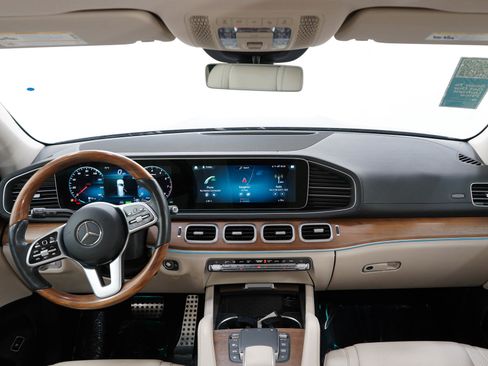 Used 2022 Mercedes-Benz GLS 450 4MATIC image 13