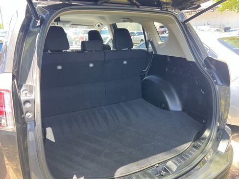 Used 2016 Toyota RAV4 LE FWD image 21
