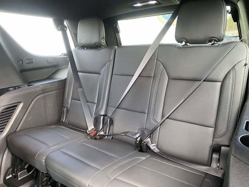 Used 2022 Chevrolet Tahoe LT w/ Luxury Package image 11