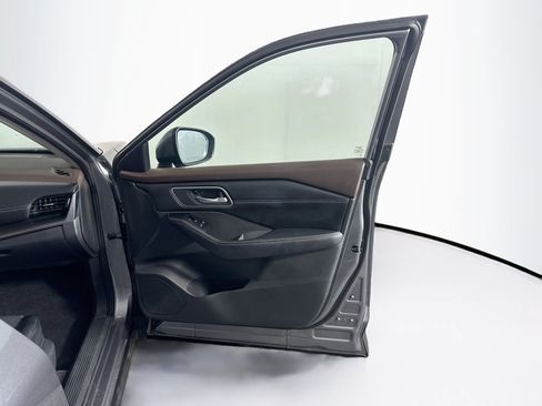 Used 2021 Nissan Rogue SV w/ Premium Package FWD image 35