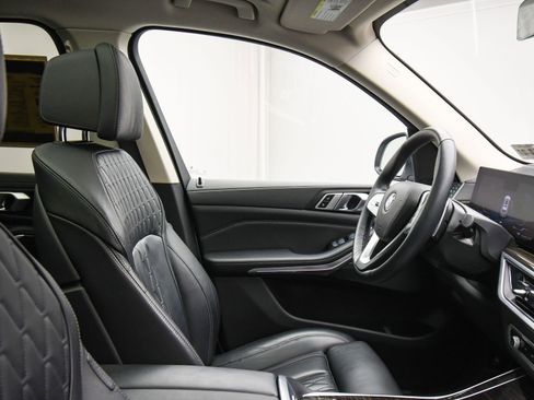 Used 2023 BMW X7 xDrive40i w/ Dynamic Handling Package image 51