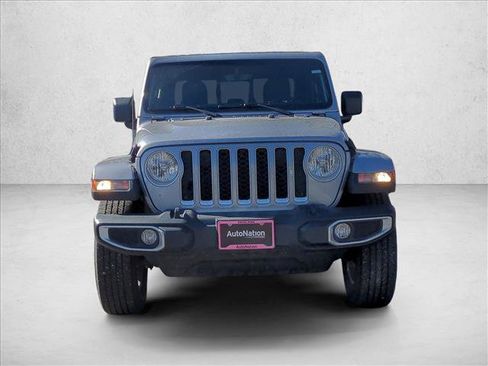 Used 2021 Jeep Gladiator Overland w/ Popular Equipment Package image 2