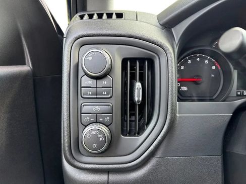 Used 2019 Chevrolet Silverado 1500 Custom Trail Boss w/ Custom Convenience Package AWD/4WD image 19