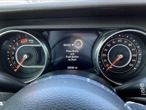 Used 2019 Jeep Wrangler Unlimited Sahara w/ Dual Top Group AWD/4WD image 12