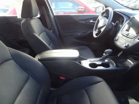 Used 2024 Chevrolet Malibu LT image 12