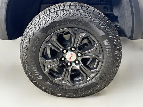 Used 2024 GMC Canyon Elevation w/ Convenience Package image 29