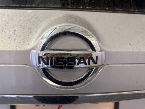 Used 2014 Nissan Rogue SV FWD image 10