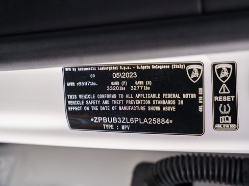 Used 2023 Lamborghini Urus S image 35