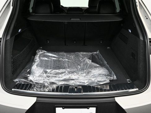 New 2026 Porsche Cayenne AWD image 33