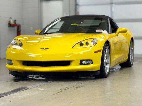 Used 2006 Chevrolet Corvette Convertible w/ Preferred Equipment Group RWD image 3