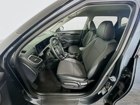 Used 2025 Kia Seltos S FWD image 13