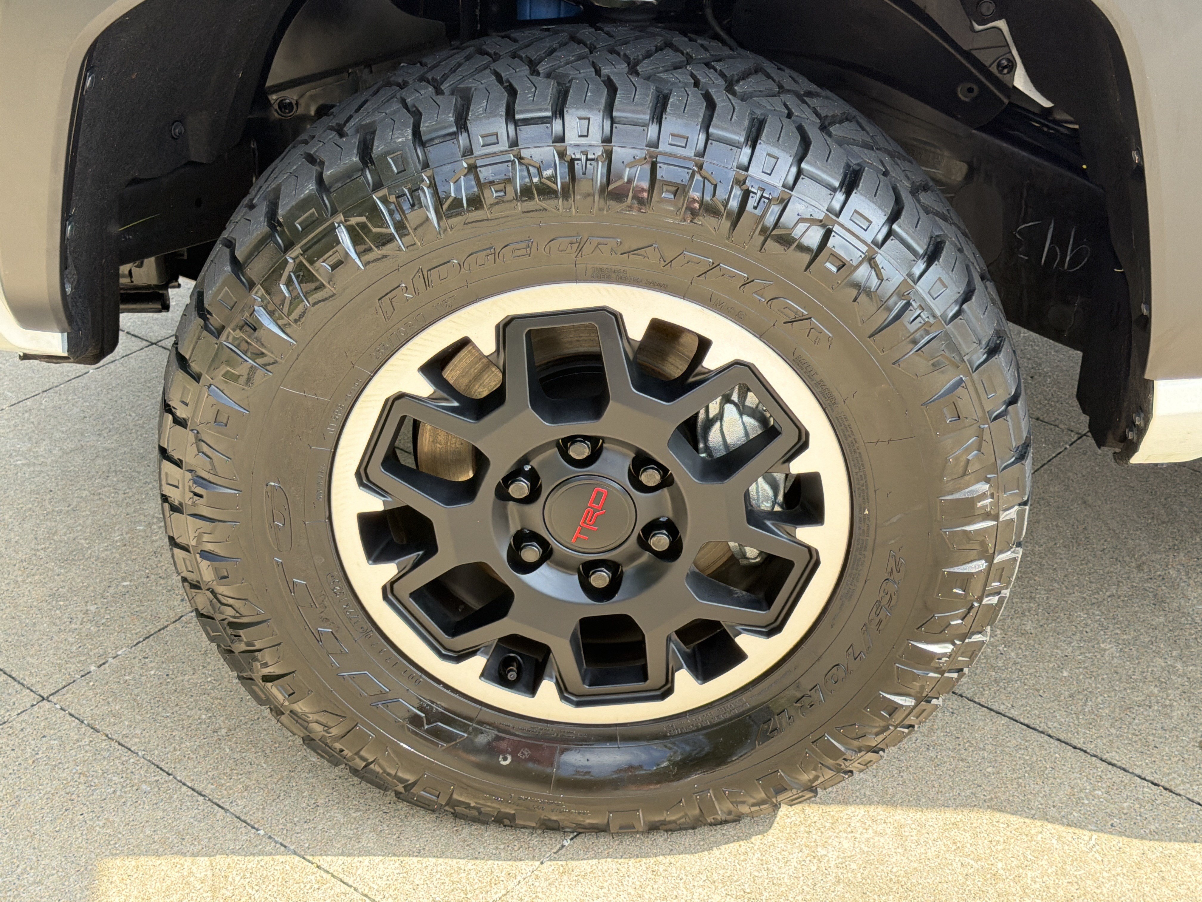 Used 2025 Toyota Tacoma TRD Off-Road AWD/4WD image 11
