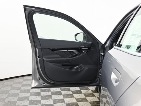 Used 2026 BMW 530i xDrive w/ Premium Package image 28