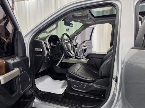 Used 2016 Ford F150 Lariat AWD/4WD image 9