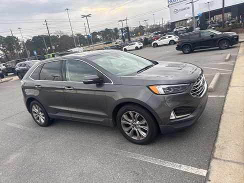 Used 2019 Ford Edge Titanium w/ Equipment Group 301A image 4