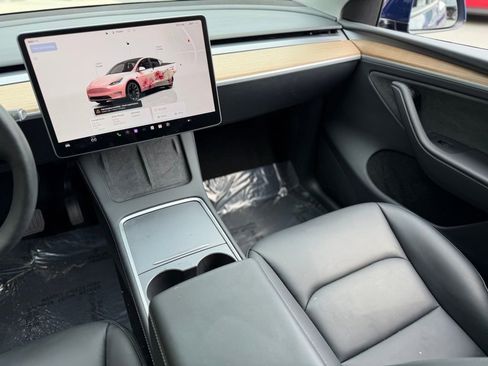 Used 2024 Tesla Model Y Long Range image 42
