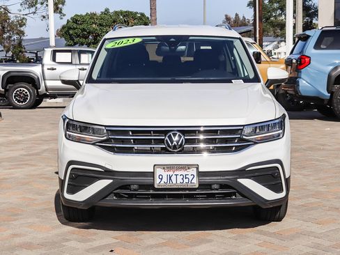 Used 2023 Volkswagen Tiguan SE image 2