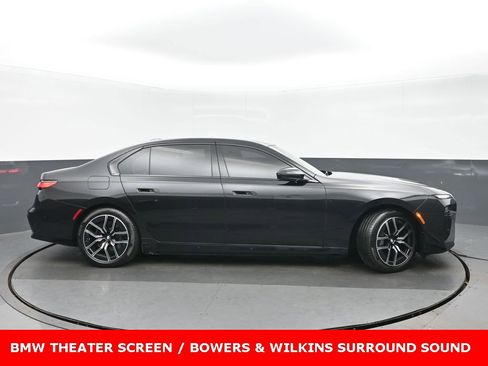 Used 2023 BMW i7 xDrive60 w/ Executive Package 2 image 2