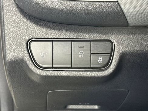 Used 2021 Kia Seltos LX image 19