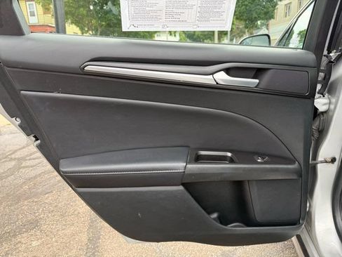 Used 2017 Ford Fusion Titanium AWD/4WD image 12