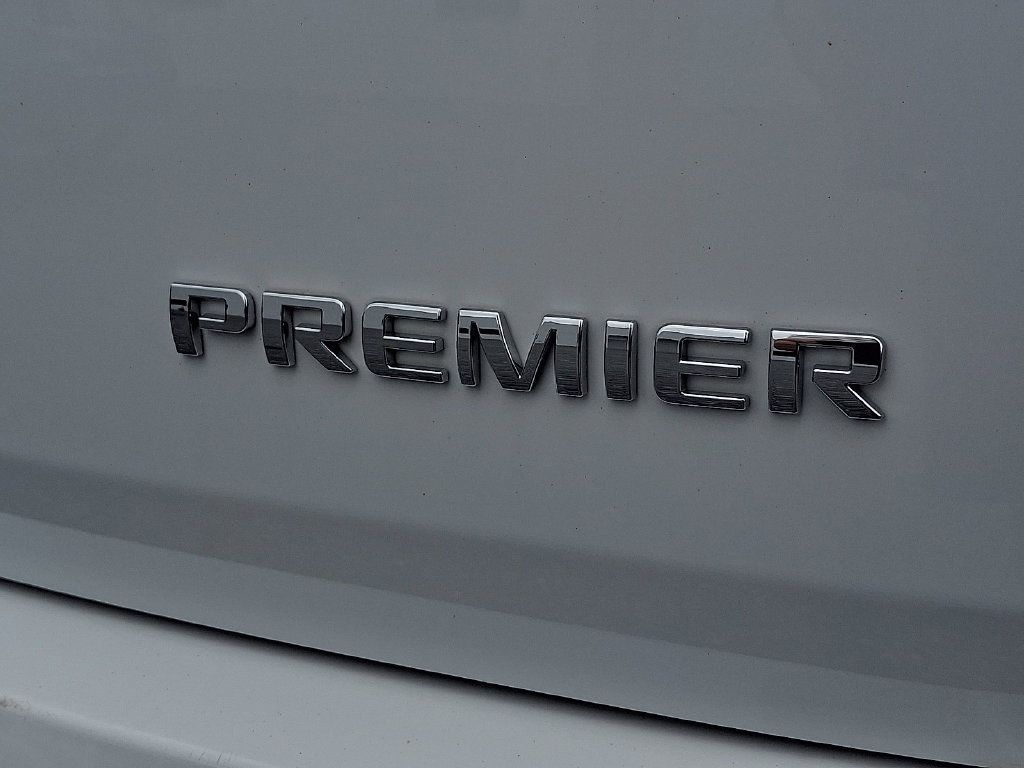 Used 2019 Chevrolet Traverse Premier FWD image 34