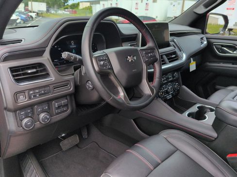 Used 2024 Chevrolet Suburban RST w/ Luxury Package AWD/4WD image 10
