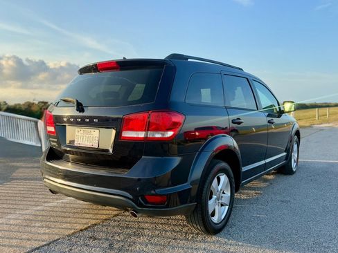 Used 2011 Dodge Journey Mainstreet w/ Popular Equipment Group image 5