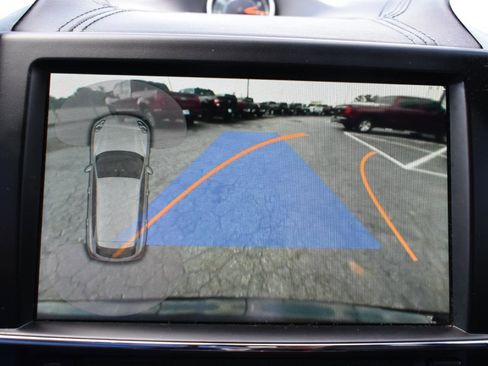 Used 2015 Porsche Cayenne Turbo image 22