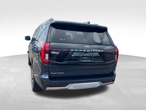 Used 2025 Ford Expedition Platinum w/ Driver's Package AWD/4WD image 4