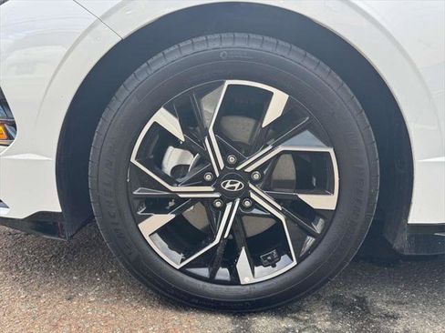 Certified 2025 Hyundai Sonata SEL image 9