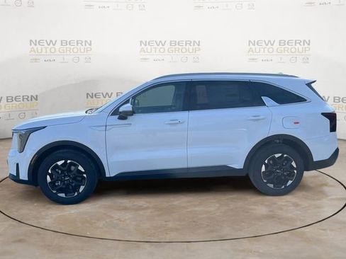 New 2026 Kia Sorento S FWD image 2