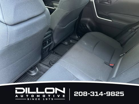 Used 2022 Toyota RAV4 LE AWD/4WD image 15