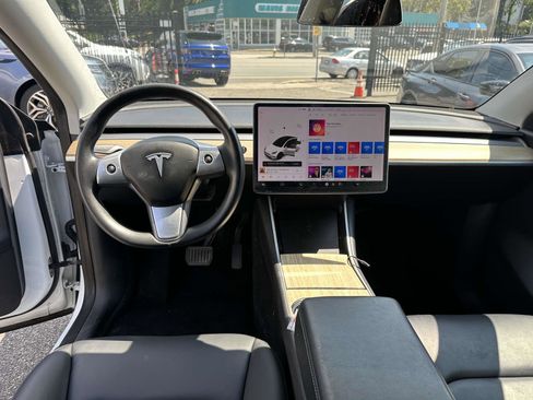 Used 2020 Tesla Model Y Long Range AWD/4WD image 19