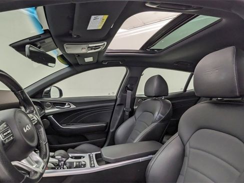 Used 2023 Kia Stinger GT2 image 3