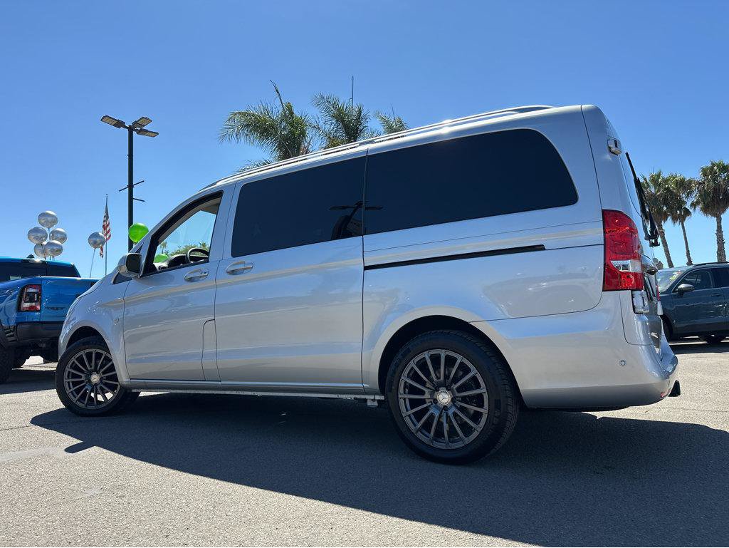Used 2016 Mercedes-Benz Metris Passenger image 3