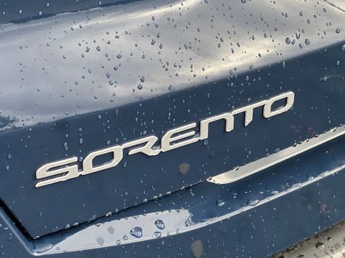 Certified 2025 Kia Sorento S image 54