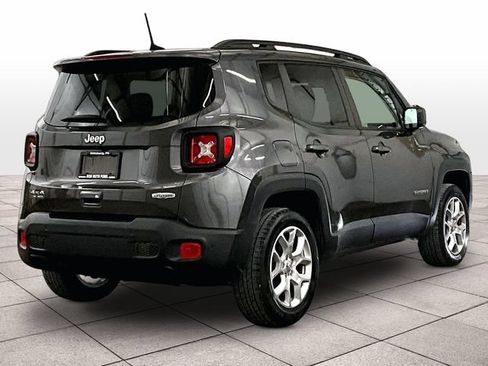 Used 2018 Jeep Renegade Latitude w/ UConnect 8.4 Nav Group AWD/4WD image 11