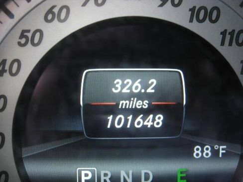Used 2013 Mercedes-Benz C 250 Sedan image 27