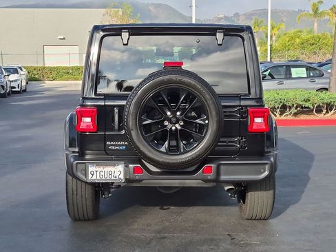 Used 2025 Jeep Wrangler Unlimited Sahara w/ Safety Group AWD/4WD image 9